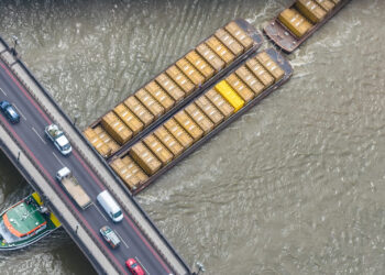 Posible pago de seguro marítimo récord tras desastre en Baltimore, advierte Lloyd’s