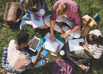 Las 10 carreras universitarias peor pagadas
