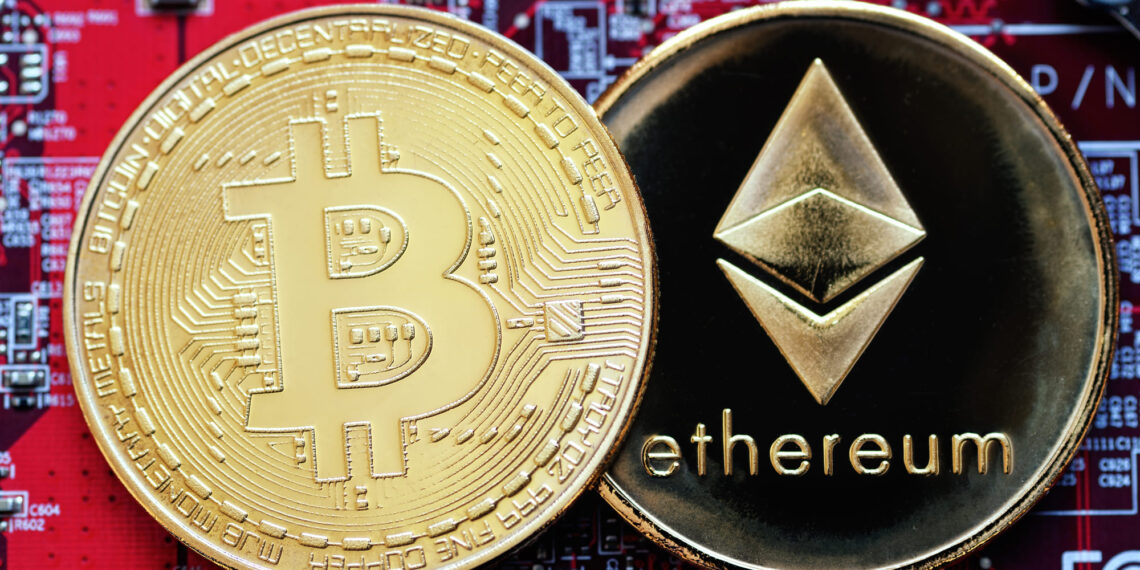 Bitcoin alcanza nuevo récord y ether se acerca a su máximo histórico