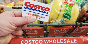 Costco entrega un agridulce informe de ganancias y el valor de sus acciones cae