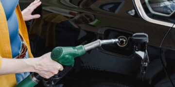 El precio de la gasolina sube a su nivel más alto en cuatro meses