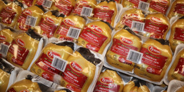 Tyson Foods cierra planta de carne de cerdo en Iowa y deja a más de 1,000 trabajadores sin empleo