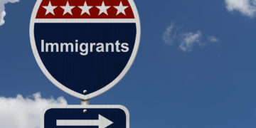 El Impacto de la Inmigración en la Economía de EE.UU., según un Líder de Investigación de JPMorgan