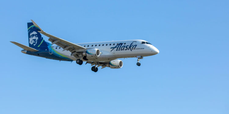 FBI Informa a Pasajeros de Alaska Airlines que podrían ser víctimas de un delito