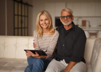 Los retiros del plan 401(k) alcanzan otro récord ¿Cuál es la razón?