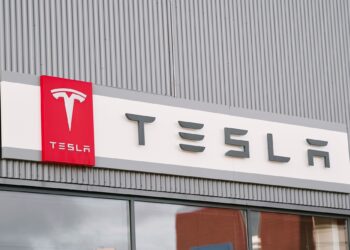 Tesla enfrenta uno de los peores trimestres de su historia