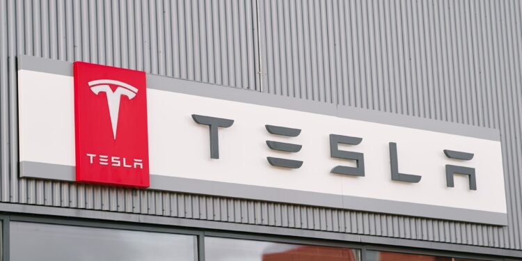 Tesla enfrenta uno de los peores trimestres de su historia