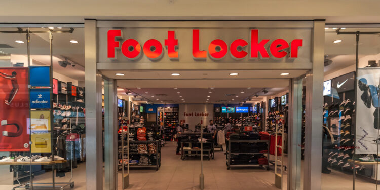 Foot Locker se desploma más del 20% tras informar pérdidas en el trimestre