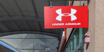 Under Armour enfrenta caída del 12% en acciones tras regreso de Kevin Plank como director ejecutivo