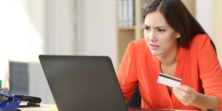 Este es el mayor error que se comete con las tarjetas de crédito