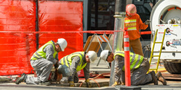 Aumento en los salarios de los trabajadores aviva preocupaciones sobre inflación persistente