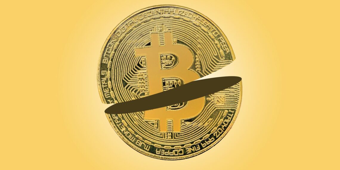 El precio de bitcoin aumentó levemente tras la reducción a la mitad de la recompensa a los mineros