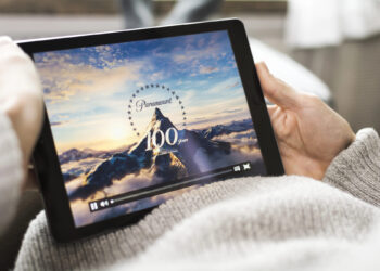 Acciones de Paramount se desploman tras informes sobre problemas en la fusión con Skydance