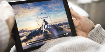 Acciones de Paramount se desploman tras informes sobre problemas en la fusión con Skydance