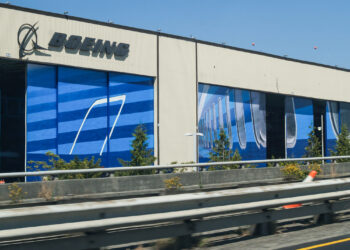 Acusaciones sobre malas prácticas de producción que afectan la seguridad en aviones Boeing 787 y 777