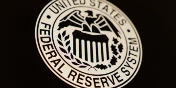 Jerome Powell insinúa que aún no hay certeza sobre recortes de tasas por parte de la Reserva Federal