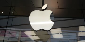 Apple retira WhatsApp y Threads de la App Store de China