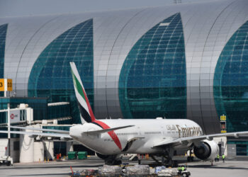 Luego de lluvias históricas Emirates Airlines se disculpa por caos en aeropuerto de Dubai