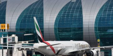 Luego de lluvias históricas Emirates Airlines se disculpa por caos en aeropuerto de Dubai