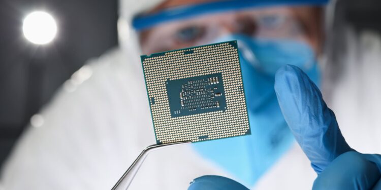 El presidente Joe Biden destina $6,600 millones a TSMC para impulsar producción de chips en EE. UU.