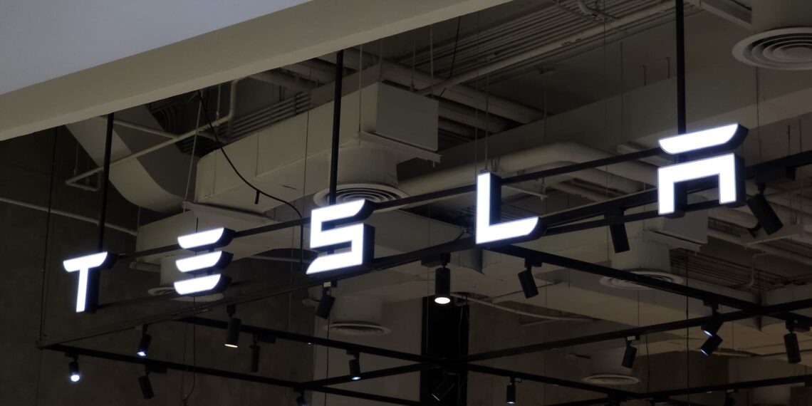 Tesla reduce el precio en uno de sus servicios insignia