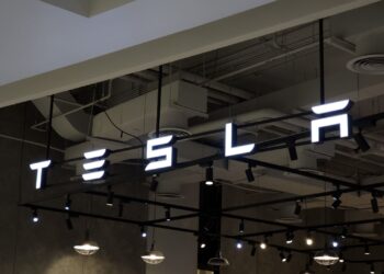 Tesla reduce el precio en uno de sus servicios insignia