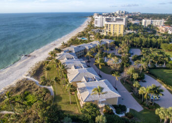 Salarios de $150,000 dólares para amas de llaves en Palm Beach