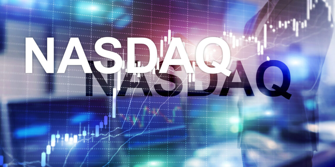 Nasdaq rompió la barrera de los 17,000 por primera vez en su historia