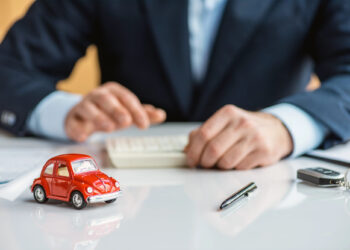 El aumento de los seguros de automóviles agrava la inflación en EE. UU.