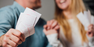 Tienda de comestibles vende tres boletos de lotería ganadores en una semana