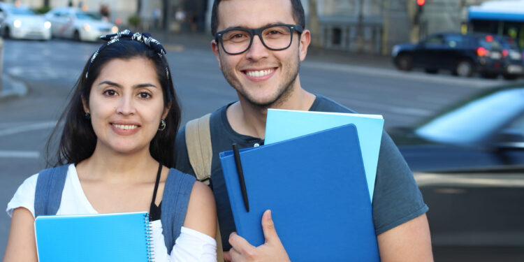 Percepción sobre el valor de la educación universitaria y los préstamos estudiantiles en Estados Unidos