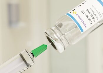 Astrazeneca anuncia retirada global de su vacuna contra el covid-19 debido a la baja demanda