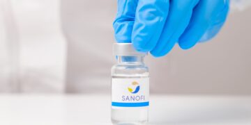 Acciones de Novavax crecen más de 100% tras acuerdo con Sanofi