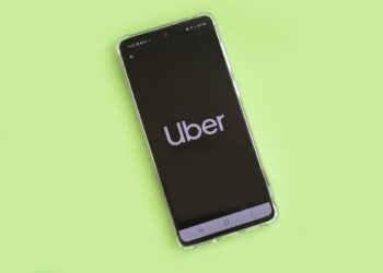 Uber informa pérdida neta inesperada en medio de un crecimiento moderado de ingresos
