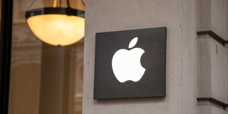 Acciones de Apple tuvieron su mejor día desde 2022