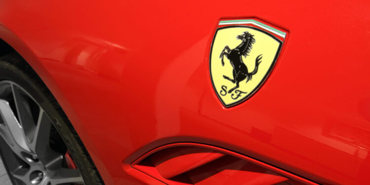 Ferrari mantendrá la emoción de sus superdeportivos, en su nuevo modelo eléctrico