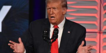 Desplome del valor accionario de Trump Media