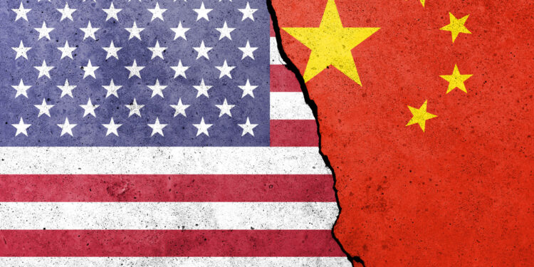 Fabricantes de automóviles chinos superan por primera vez a competidores estadounidenses en ventas