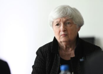 Janet Yellen advierte sobre los riesgos y oportunidades de la IA en el sistema financiero