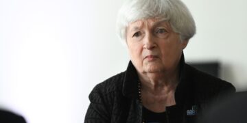 Janet Yellen advierte sobre los riesgos y oportunidades de la IA en el sistema financiero