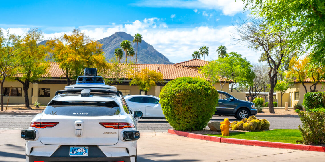 Waymo amplía su servicio de robotaxis a todos los usuarios en san francisco