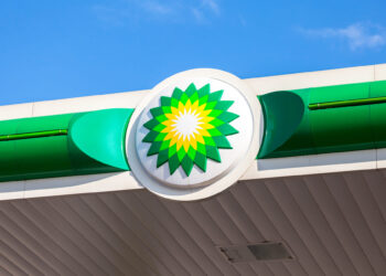 La petrolera BP navega en aguas turbulentas con pérdidas millonarias