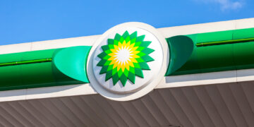 La petrolera BP navega en aguas turbulentas con pérdidas millonarias