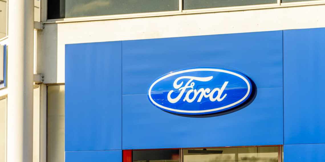 Ford apuesta por el Futuro: Eléctrico de $30,000 dólares para competir con Tesla y BYD