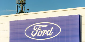 Caen 13% las acciones de Ford tras no alcanzar expectativas