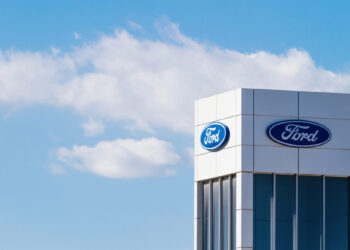 Ford aumenta sus ventas en el segundo trimestre impulsado por las camionetas