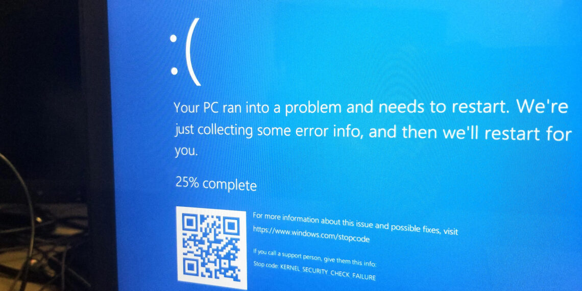 Delta cancela cientos de vuelos días después de la interrupción de Microsoft