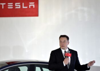 Vendedores en corto de Tesla pierden $3,500 millones en dos días tras informe de entregas