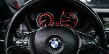 BMW retira 390,000 vehículos por problemas graves en airbags de marca Takata
