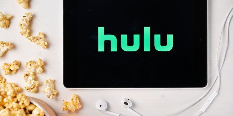 Disney, Hulu y Max lanzan paquete de streaming con hasta un 38% de descuento
